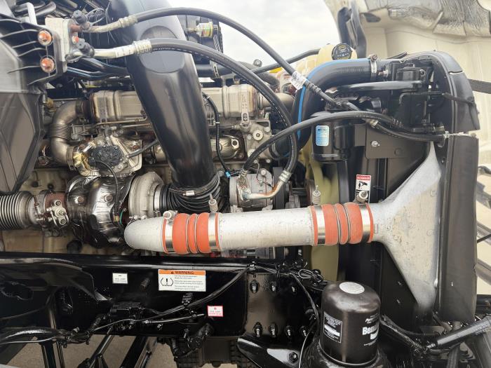 2023 Freightliner Cascadia-15