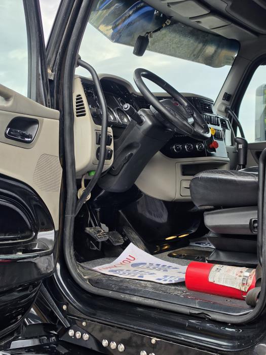 2021 Peterbilt 579-9