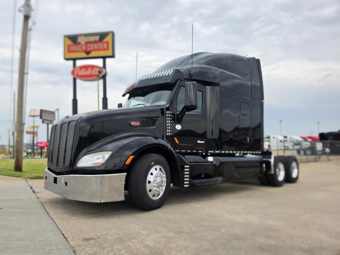 2021 Peterbilt 579-0