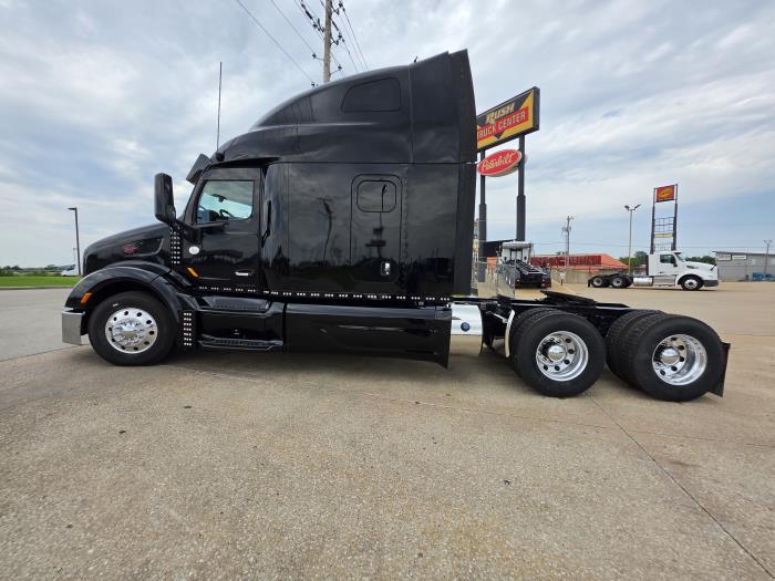 2021 Peterbilt 579-2