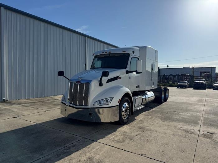 2022 Peterbilt 579-1