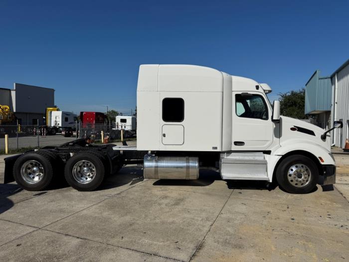 2022 Peterbilt 579-4