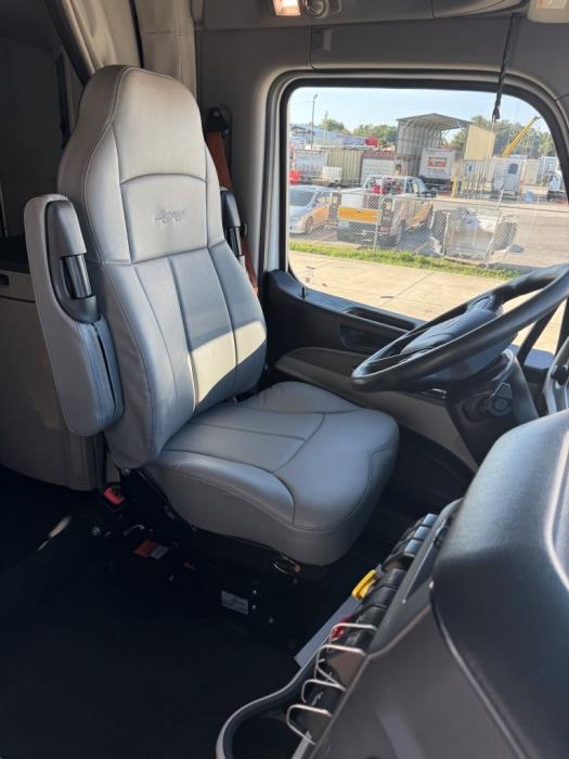 2022 Peterbilt 579-24