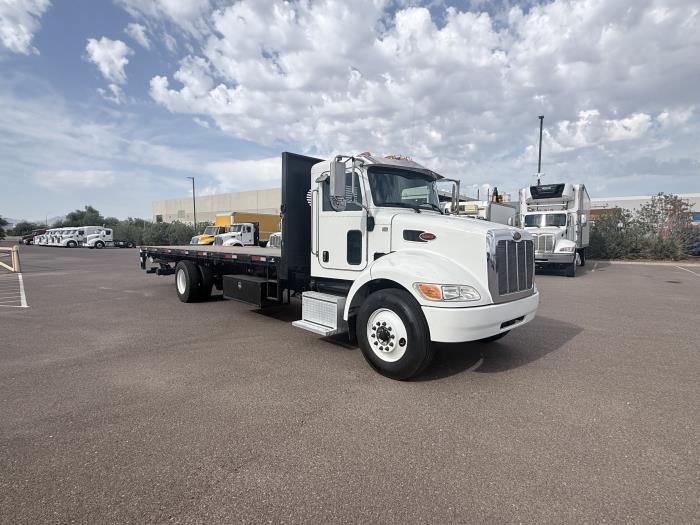 2020 Peterbilt 330-8