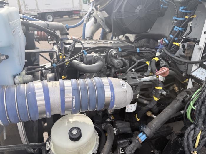2020 Peterbilt 330-10