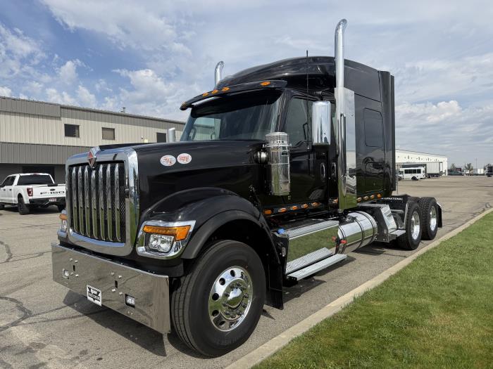 2027 International HX520-1