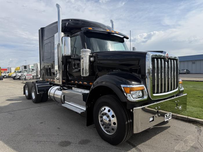 2027 International HX520-7