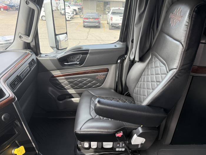 2027 International HX520-20
