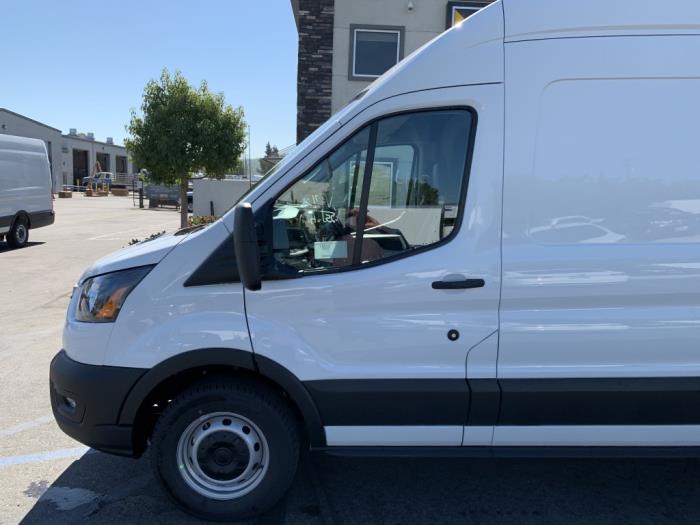 2027 Ford Transit-350-7