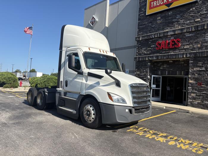 2022 Freightliner Cascadia-0