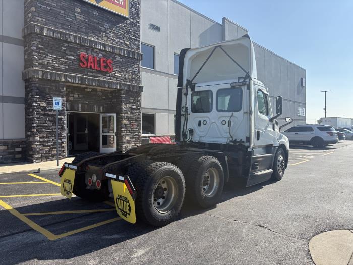 2022 Freightliner Cascadia-4