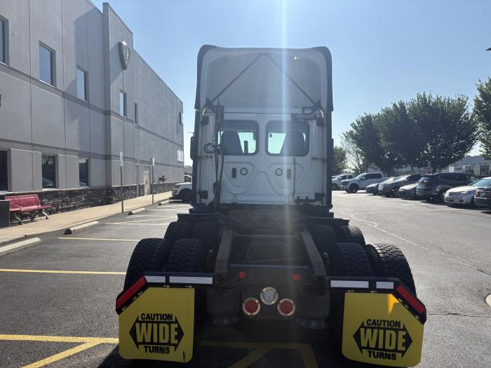 2022 Freightliner Cascadia-5