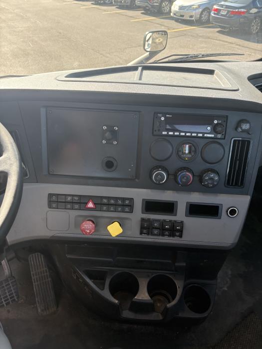 2022 Freightliner Cascadia-10