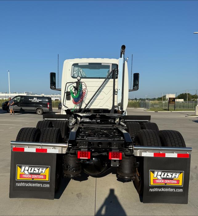 2027 International LT625-7