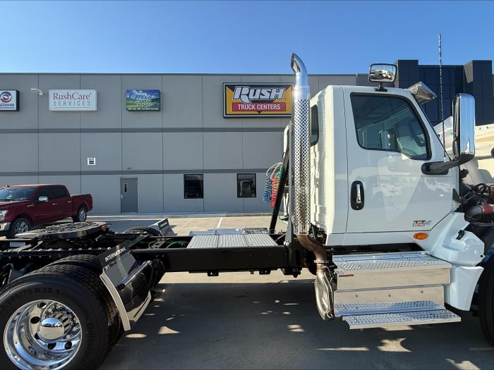 2027 International LT625-8
