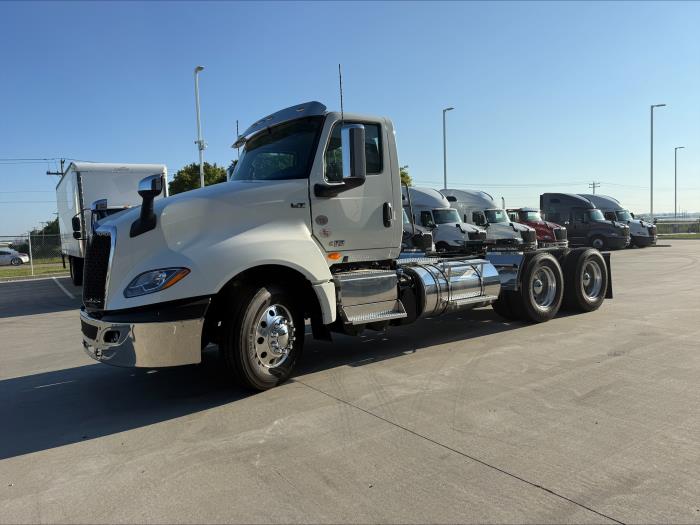 2027 International LT625-20