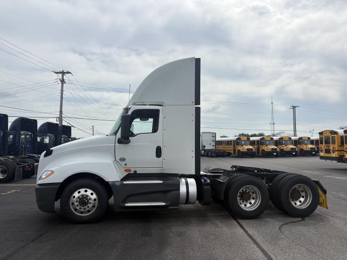 2021 International LT625-8