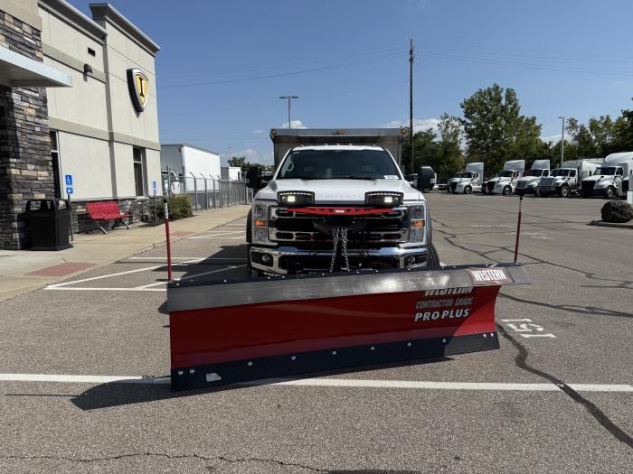 2025 Ford F-600 — photo 3