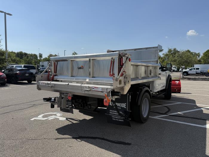 2025 Ford F-600-8
