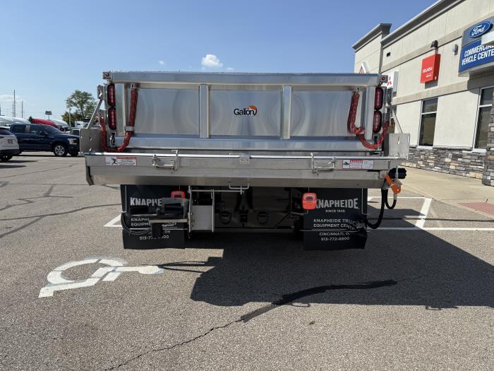 2025 Ford F-600-15
