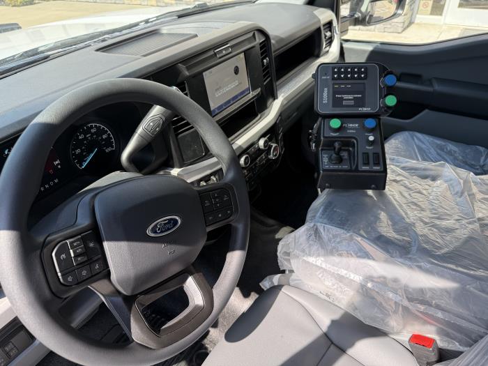 2025 Ford F-600-31