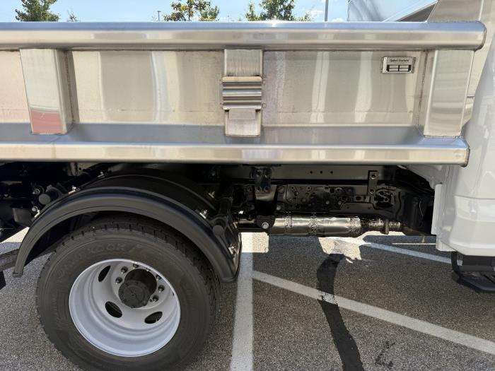 2025 Ford F-600-21