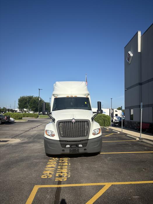 2022 International LT625-8