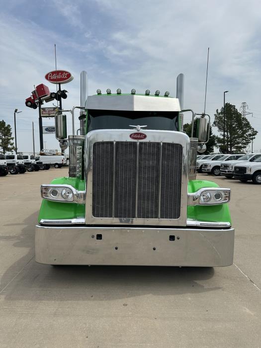 2025 Peterbilt 589-3