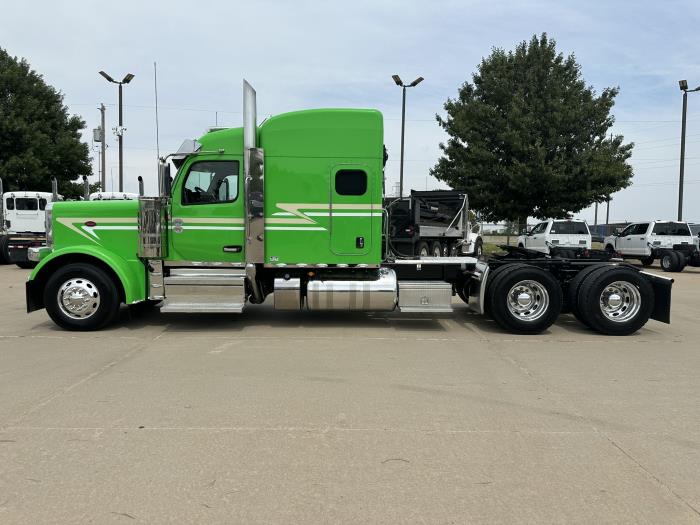 2025 Peterbilt 589-6