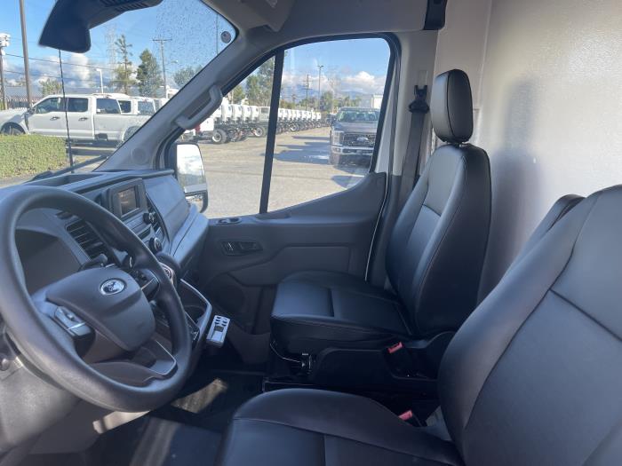 2026 Ford Transit-350-9