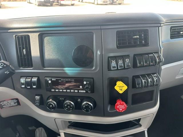 2023 Peterbilt 579-2
