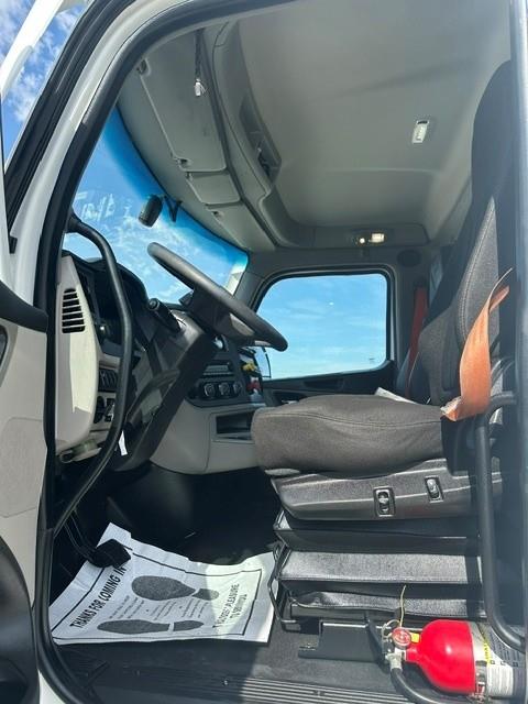 2023 Peterbilt 579-7