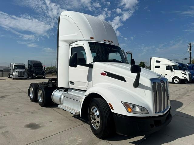 2023 Peterbilt 579-15