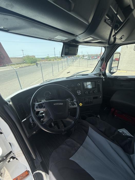 2025 Freightliner Cascadia-4