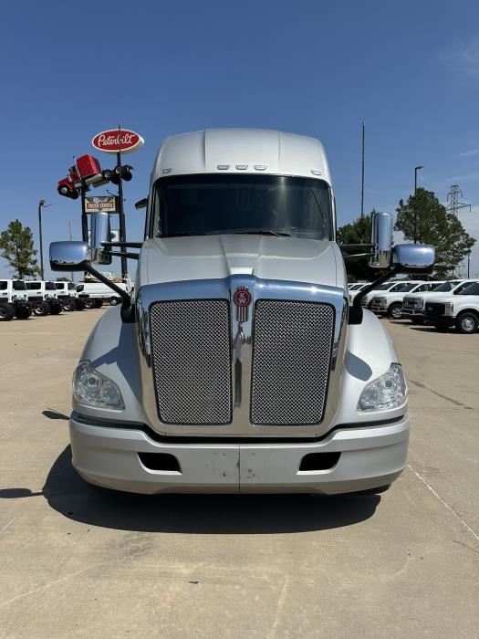 2022 Kenworth T680-2