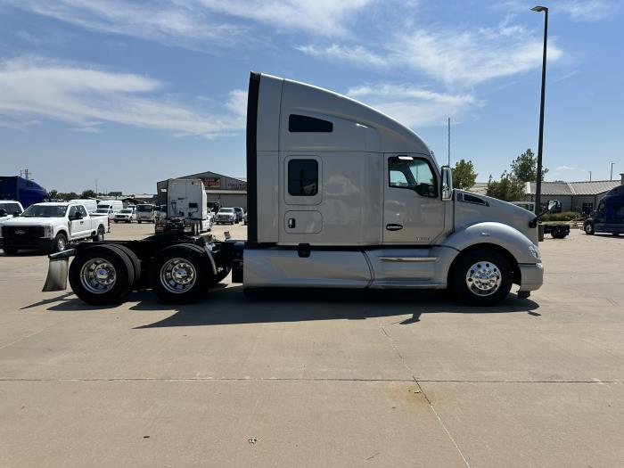 2022 Kenworth T680-4