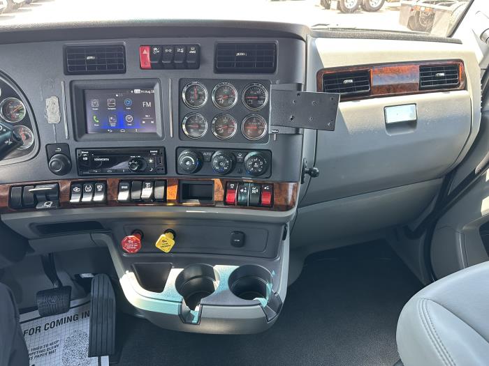 2022 Kenworth T680-8