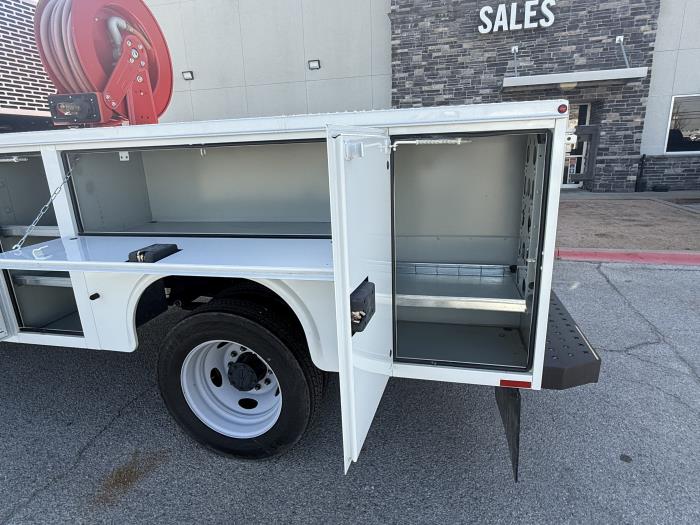 2026 Ford F-550-14