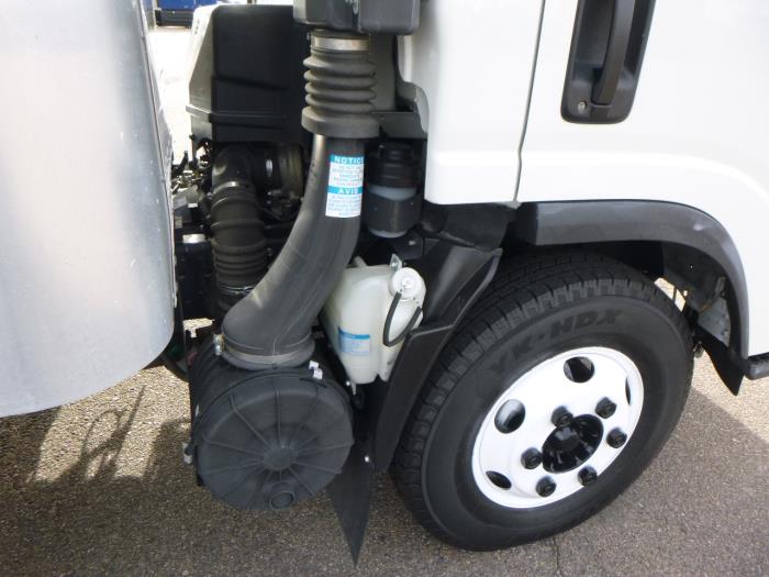 2022 Isuzu NPR-HD-25