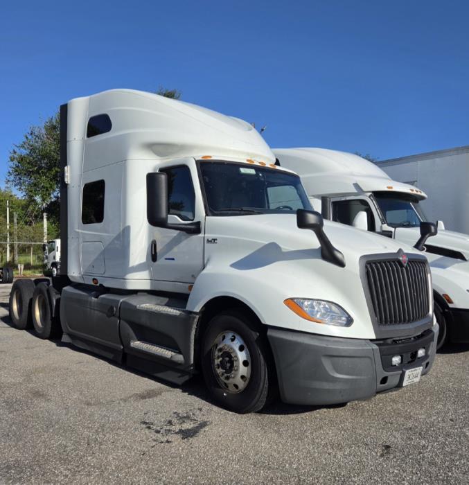 2022 International LT625-0