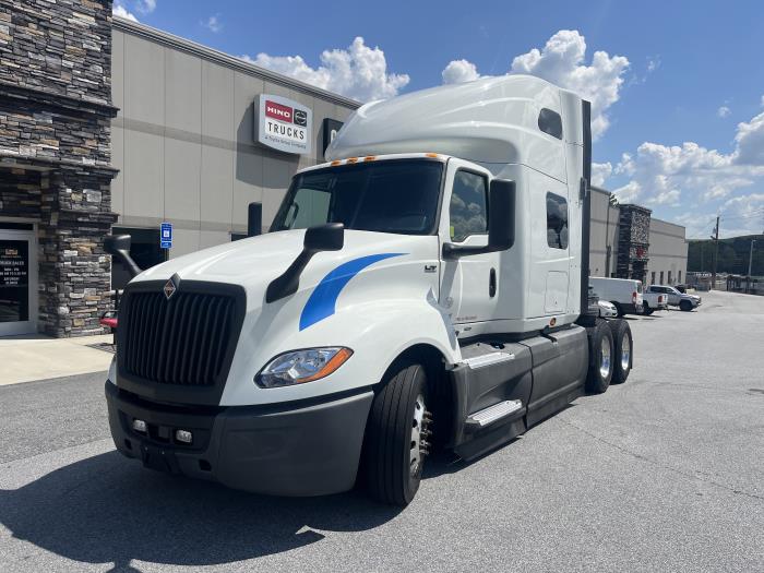 2022 International LT625-0