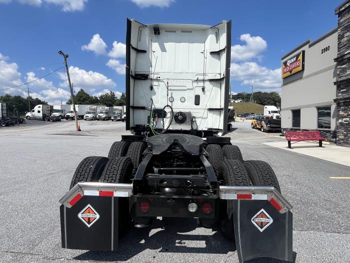 2022 International LT625-4