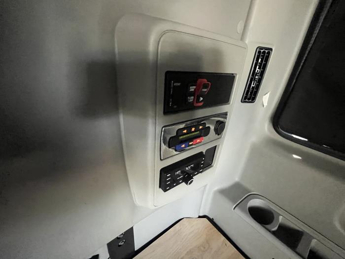 2022 International LT625-20