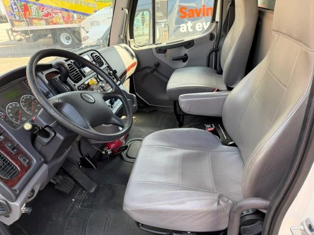 2022 Freightliner Business Class M2 106-5