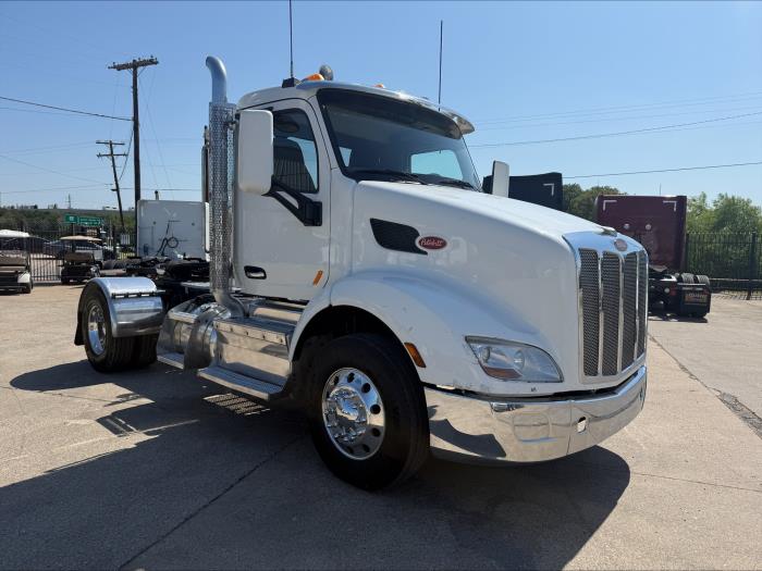 2017 Peterbilt 579-8