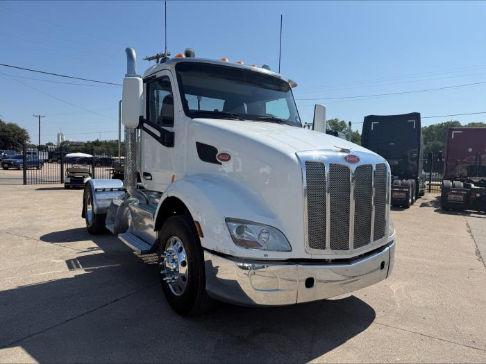 2017 Peterbilt 579-12