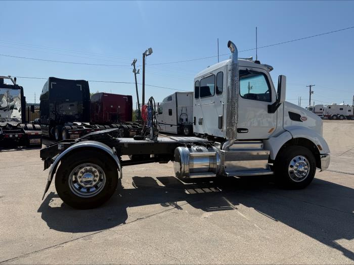 2017 Peterbilt 579-13