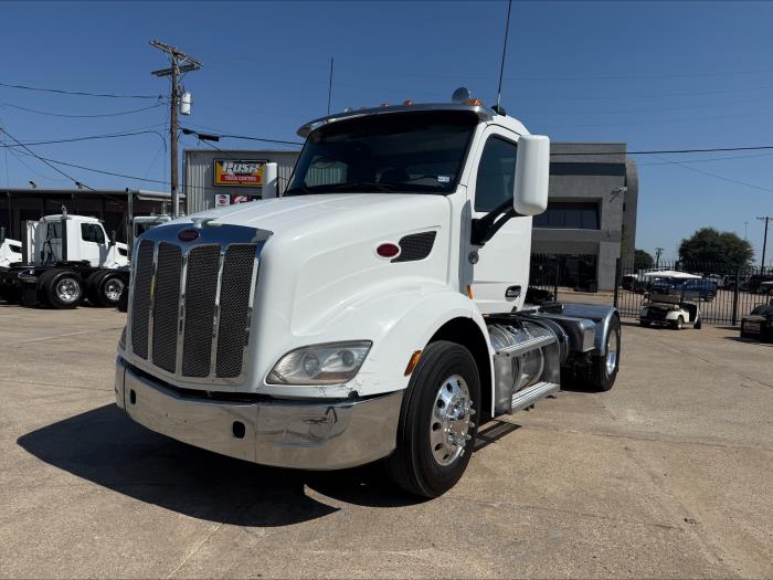 2017 Peterbilt 579-15