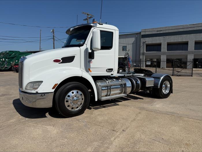 2017 Peterbilt 579-18