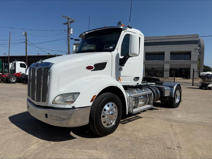 2017 Peterbilt 579-0
